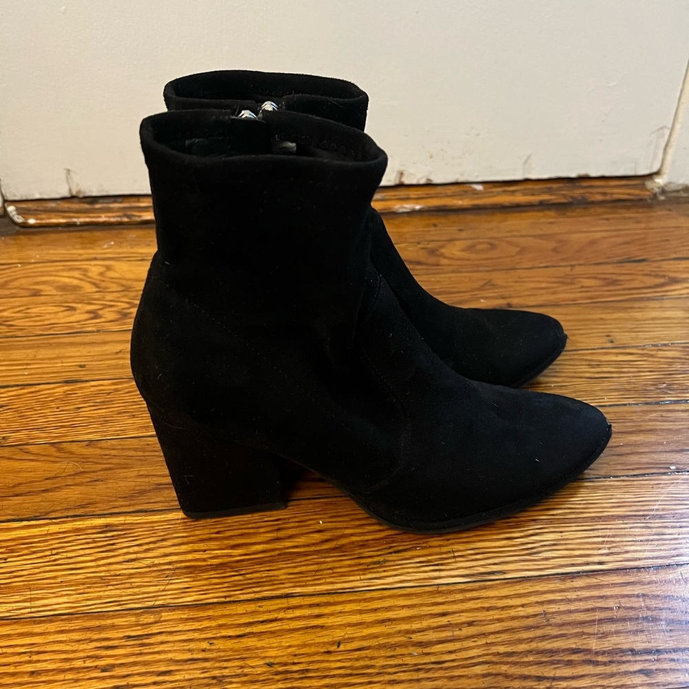 Marc Fisher Zip Ankle Booties - Size 6